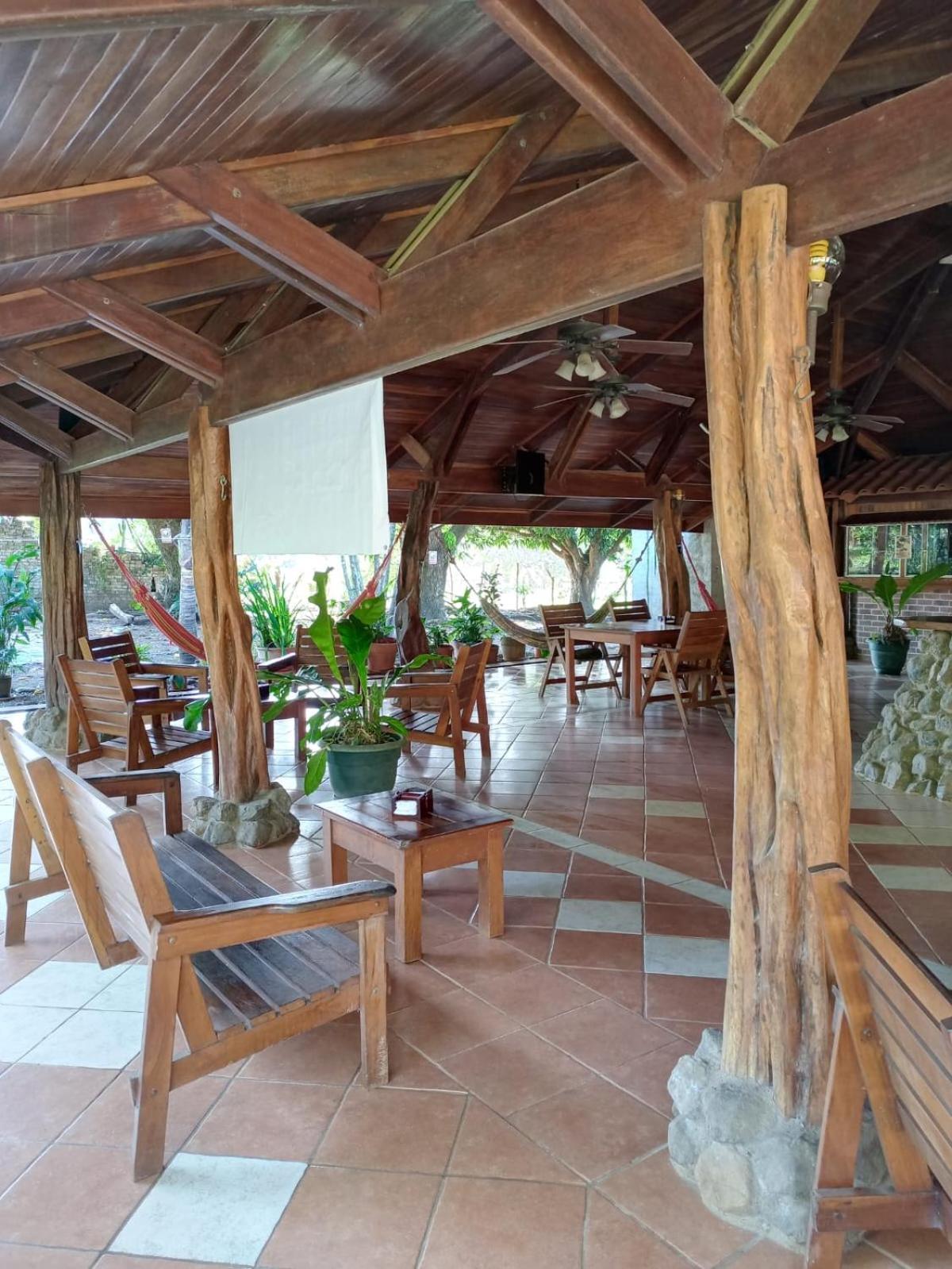 Lodge Barka Lounge Jabilla Luaran gambar